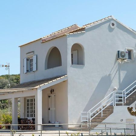 Pecka'S House By The River Marathias  Exterior photo